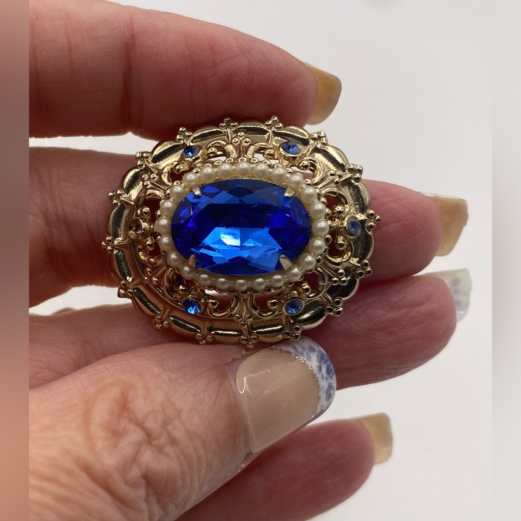 Coro Pegasus Oval Royal Blue Rhinestone Fantasy Brooch
